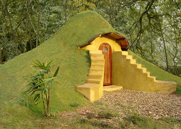 Earthbag Building – Hliněný zahradní domek